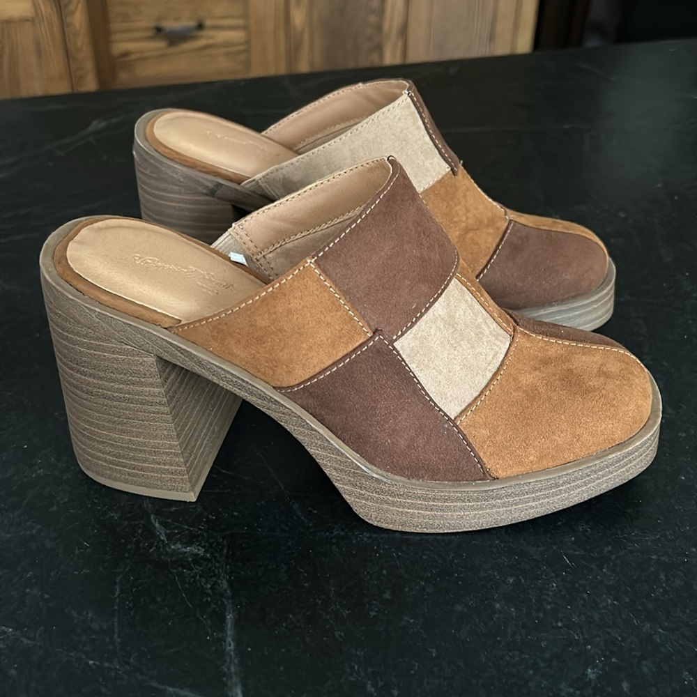 Universal Thread Tess Patchwork Multi Platform Mule Heel Brown Tan Size 6.5 - Picture 2 of 6